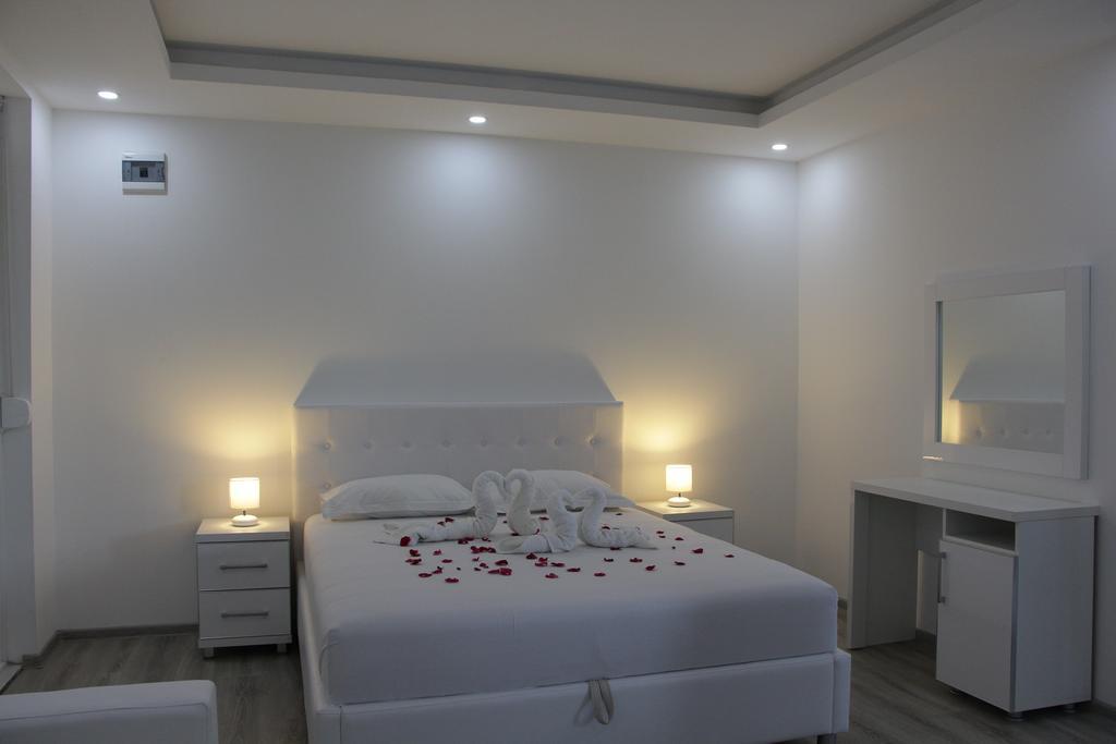 Apartments California Ulcinj Bagian luar foto