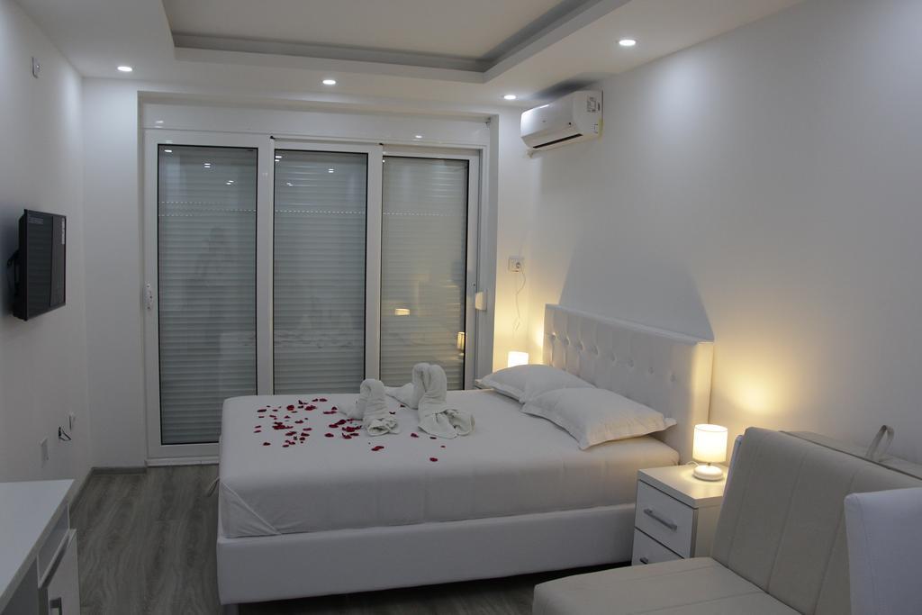 Apartments California Ulcinj Bagian luar foto